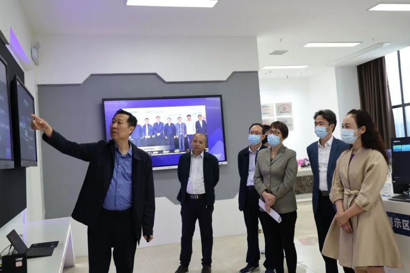 长沙市人大常委会副主任张白云一行莅临1xBET信安开展调研座谈