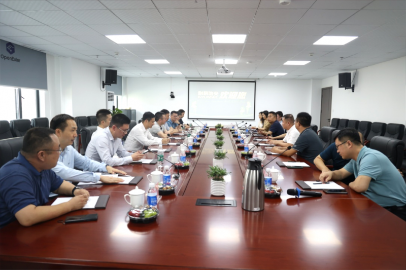 华为技术有限公司副总裁、计算1xBET线总裁张熙伟一行到访湖南欧拉生态创新中心座谈交流